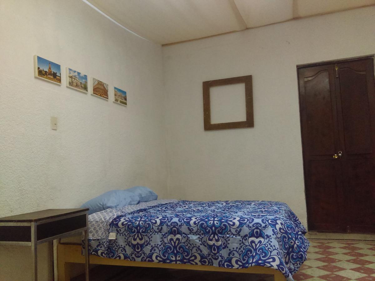 Julio House Hostel León Buitenkant foto